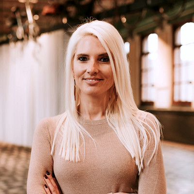 Steunend lid in the picture: Maja Leye